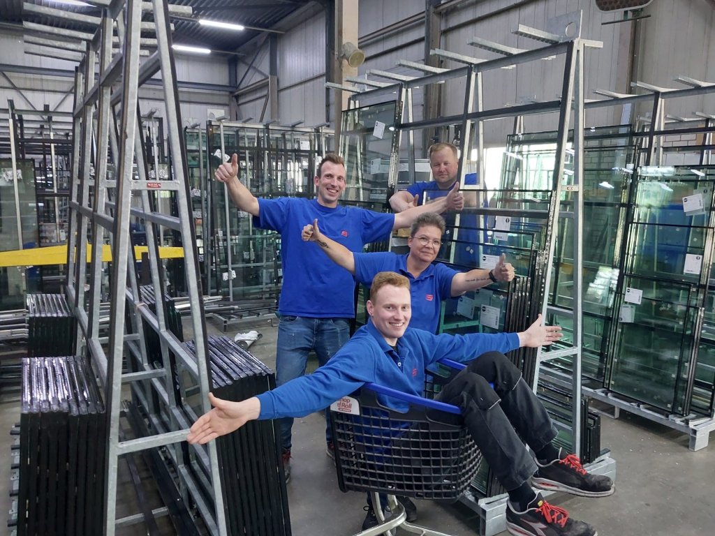 Team met chauffeurs bij Smits.